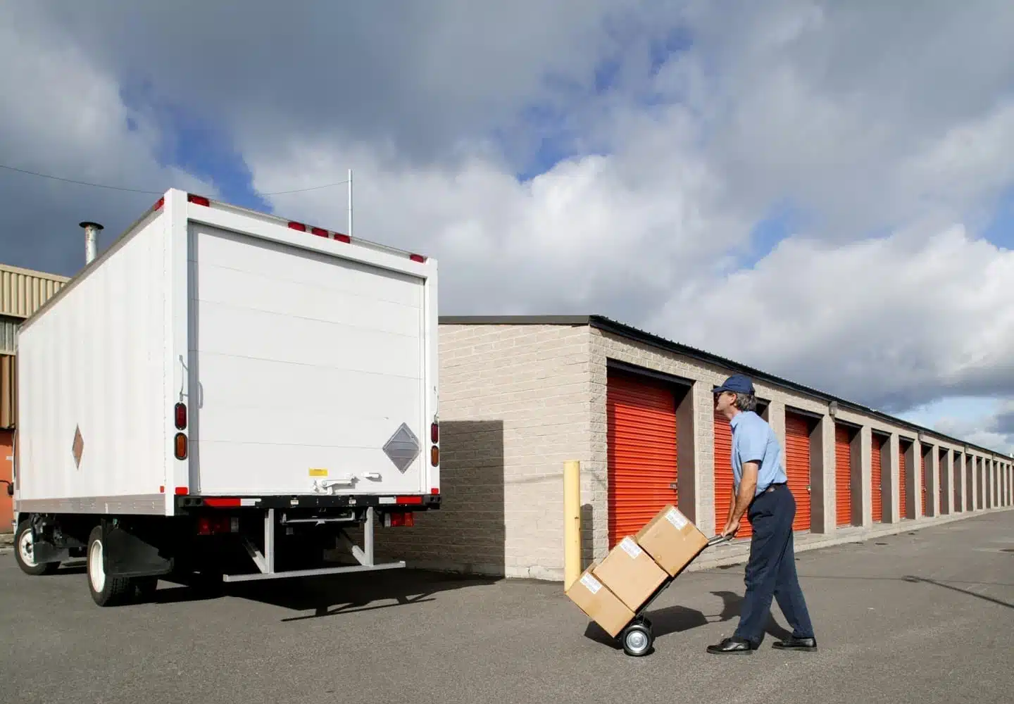 How to Choose a Storage Unit Facility