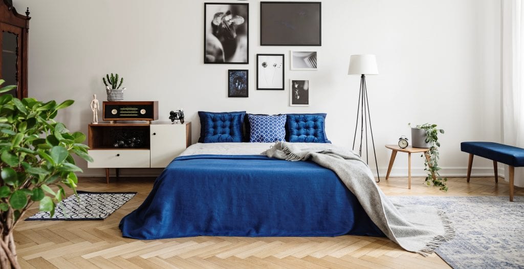 a clutter free bedroom can promote sleep
