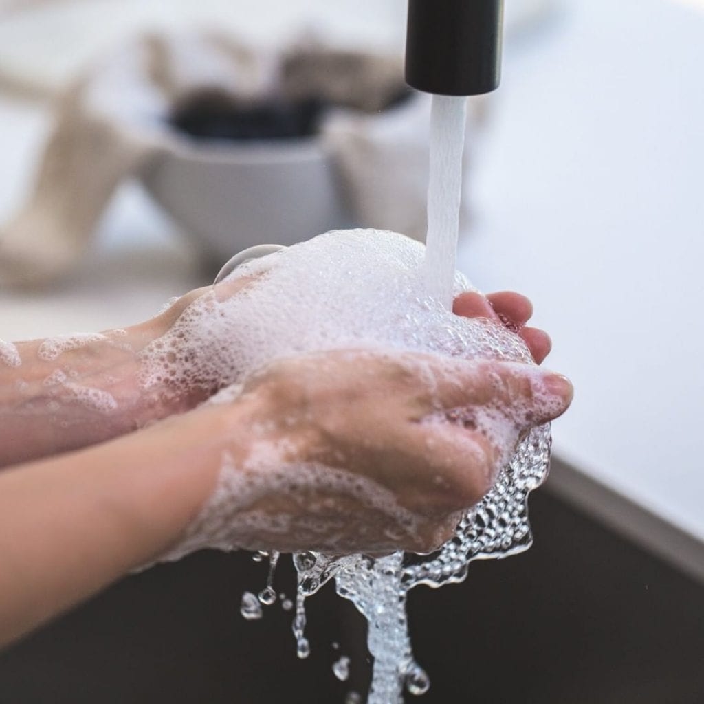 Washing hands while moving during coronavirus