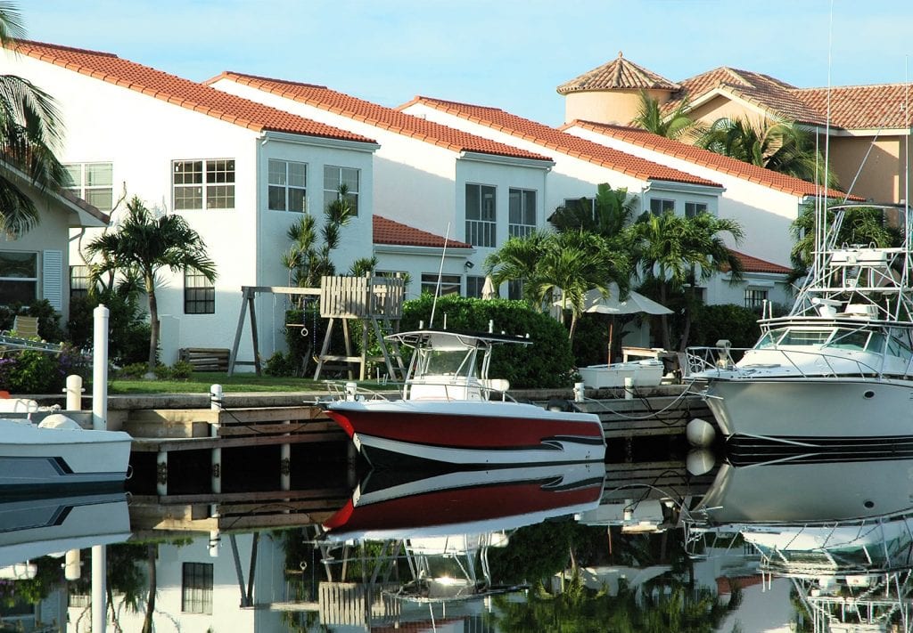 Dock-side apartments in Miami