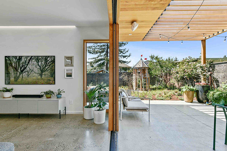 indoor/outdoor entertaining patio with sliding-glass doors