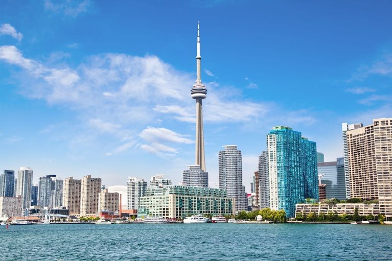 The skyline of Toronto on a clear day