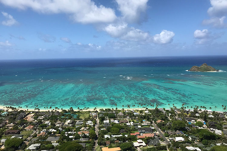 Idyllic homes on the crystal-clear blue oceanfront of Kailua, Hawaii