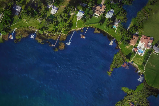 Bird’s-eye view of waterfront homes in Windermere, Florida