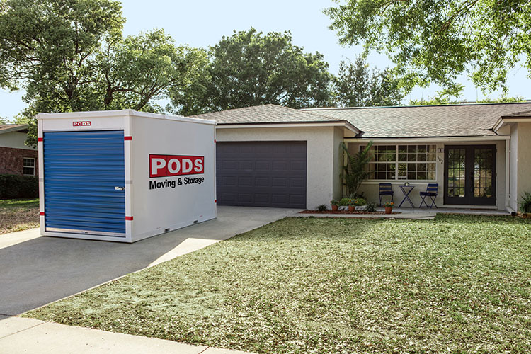 A ӰPro container outside a home ready to be staged