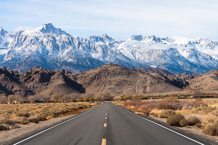  A California leading to the Sierra Nevadas