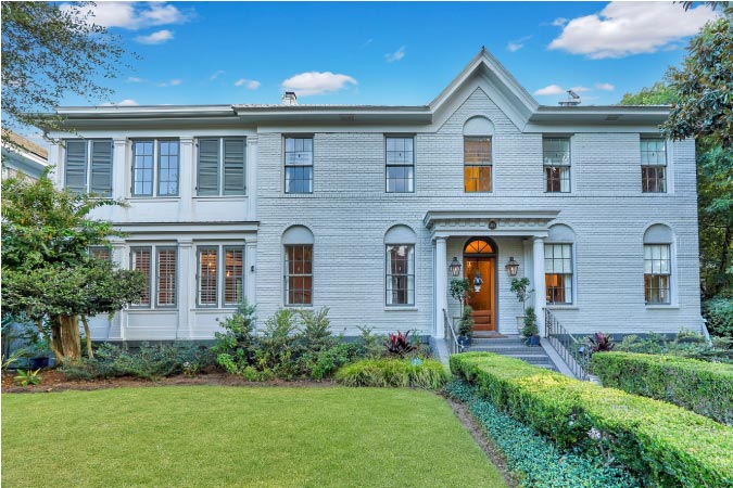 A luxury home in Savannah’s Ardsley Park neighborhood — one of the best neighborhoods in Savannah for families.